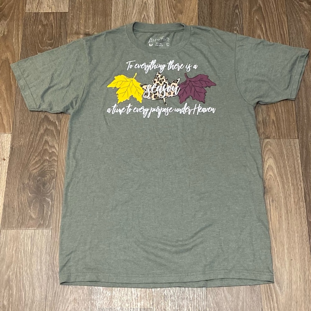 Love & Faith Graphic Tee M